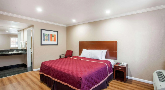 Двухместный номер Standard Express Inn & Suites Ontario Airport