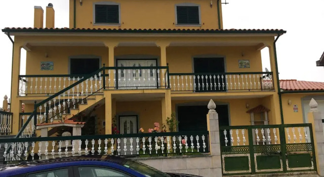 House With 4 Bedrooms in Cortiçada, With Wonderful Mountain View, Enclosed Garden and Wifi Near the Slopes, Varaa Hotelli Aguiar da Beira 