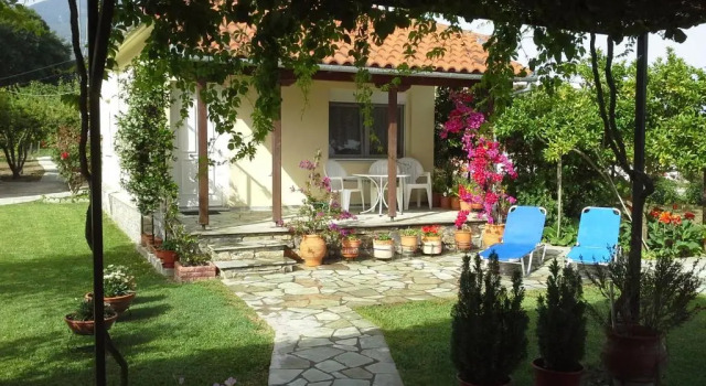 Коттедж Villa Kallimanis