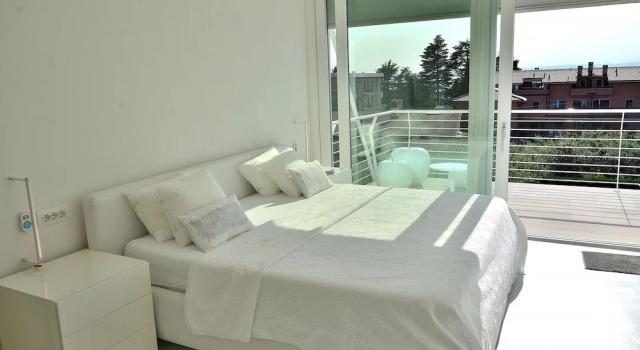 Апартаменты с 3 комнатами с видом на бассейн The White Apartment With Pool
