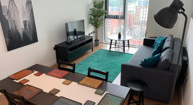 Sleeps up to 6, single beds available with perfect city centre location for work or leisure, Amazing city views!