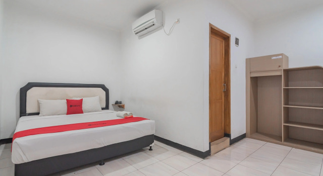 RedDoorz Syariah near Citimall Prabumulih, Book Hotel Prabumulih Sumatra