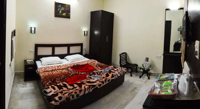 Hotel Akaal Residency