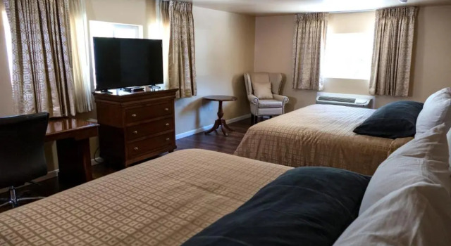 Двухместный номер Deluxe Abram Inn & Suites