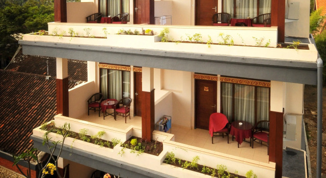 Кровать в общем номере Brata Inn