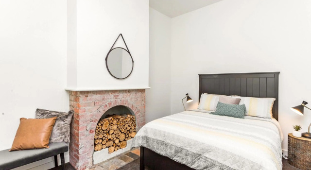 Central Bendigo Cottage, walk to everywhere!!, Забронировать Отель Отели Бендиго 4 звезды, рядом с Стадион Queen Elizabeth Oval, 4*