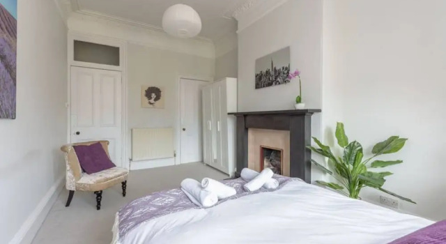 Modern 2 Bedroom Flat In Edinburgh City Centre, Забронировать Апартаменты/квартира Апартаменты Эдинбурга, рядом с The City of Edinburgh Council, Апартаменты/квартира