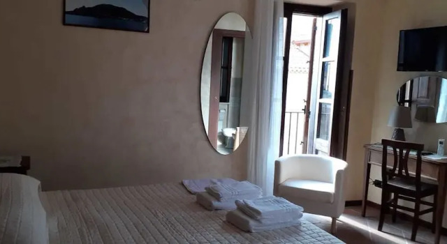 Balkonlu Lüks çift kişilik oda B&B Rivellini