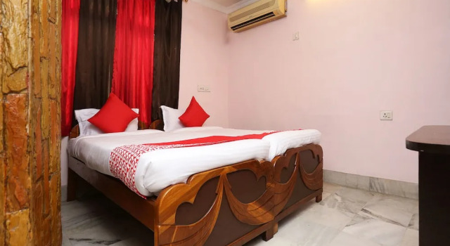 OYO 11715 MCC Guest House