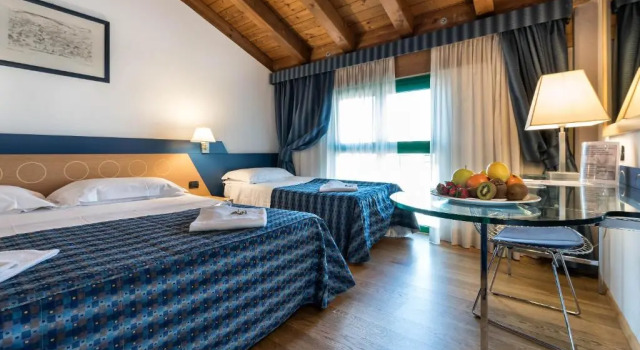 Трёхместный номер West Point Airport Hotel