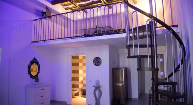Полулюкс Deluxe Vesuvius Luxury Suites