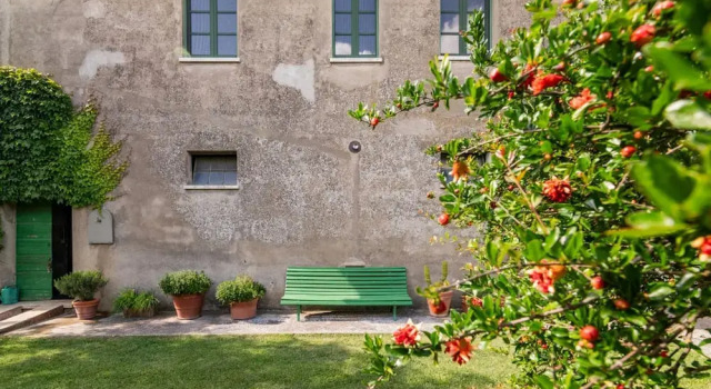 Farmhouse With Exclusive View Between Umbria and Tuscany La Godiola-albizia, Забронировать Апартаменты/квартира Отели Озера Тразимено с парковкой, Парковка