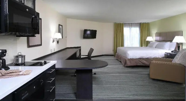 Люкс Standard Candlewood Suites - Newark South - University Area by IHG
