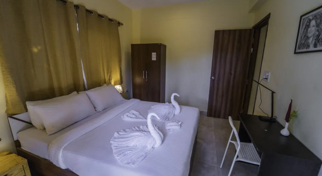 Sviitti parvekkeella näkymä Mariners Bay Suites