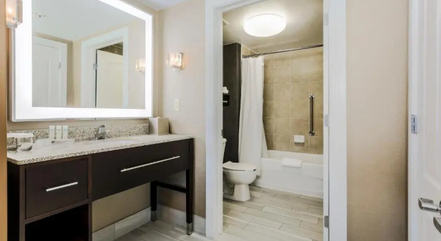 Люкс с 2 комнатами Homewood Suites by Hilton Long Island-Melville