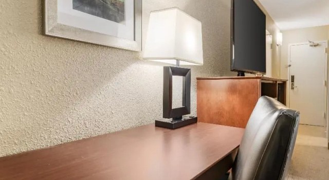 Четырёхместный номер Standard Best Western Fairmont