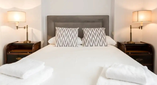 Guest Select Retiro, Забронировать Гостевой дом Ретиро Мадрид, рядом с Сайнс де Баранда