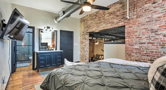 Апартаменты Sleek, Modern Loft in Downtown Springfield!
