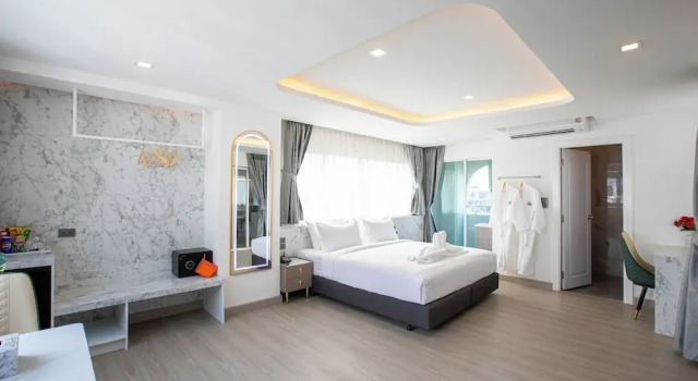 Четырёхместный номер Standard Airbus Hotel At Phawana Station
