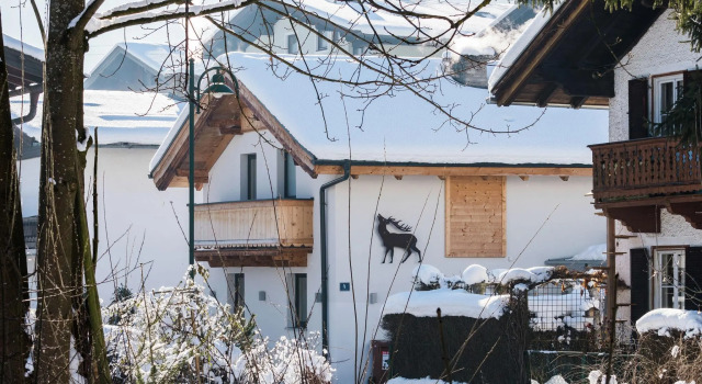 Detached Chalet Close to the ski Area, Rezerwuj Chalet Hotele w Salzburg z parkingiem, Parking