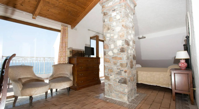 Rocca delle Clarisse, Book Hotel Tropea Calabria