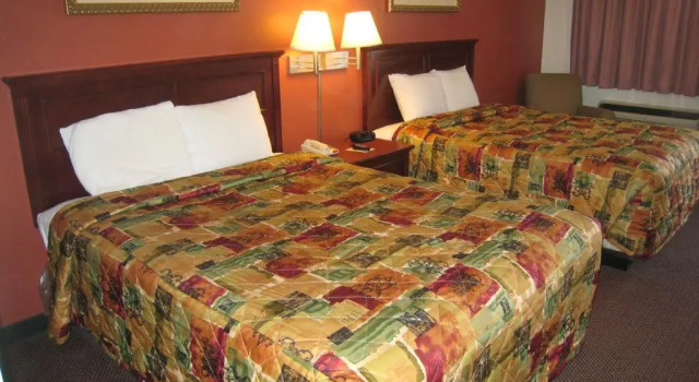 Четырёхместный номер Standard Motel 8 Maricopa