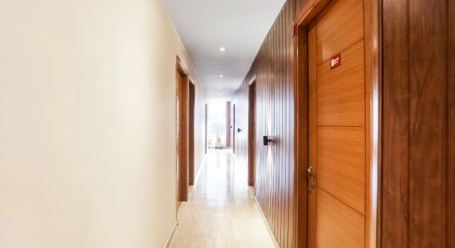OYO 76873 Hotel Paradise, Забронировать Отель Фаридабад штат Харьяна