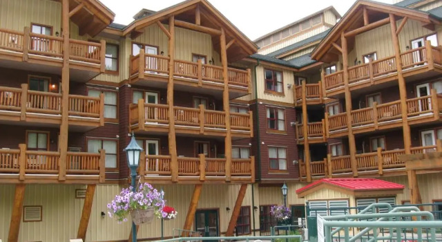 Люкс с 2 комнатами Trickle Creek Lodge