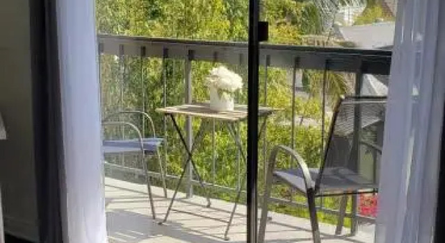 Prime West Hollywood 1-Bedroom, Забронировать Отель Отели Уэст-Голливуда с парковкой, Парковка