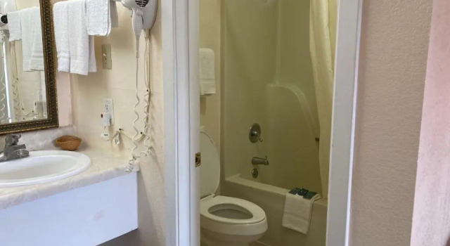 Четырёхместный номер Standard Travel Inn