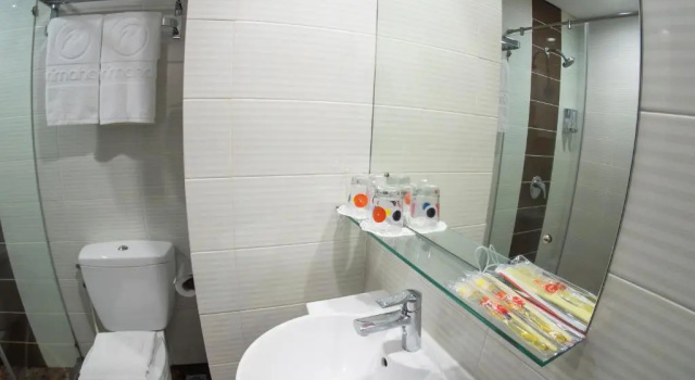 Standard Einzel Zimmer dprimahotel WTC Mangga Dua
