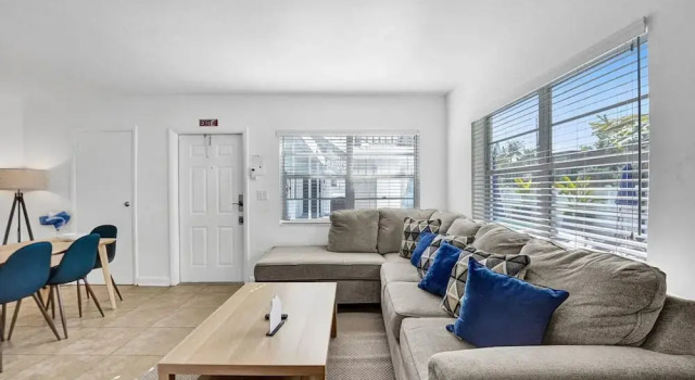 Коттедж Lovely 1- Bedroom Rental Unit With Pool