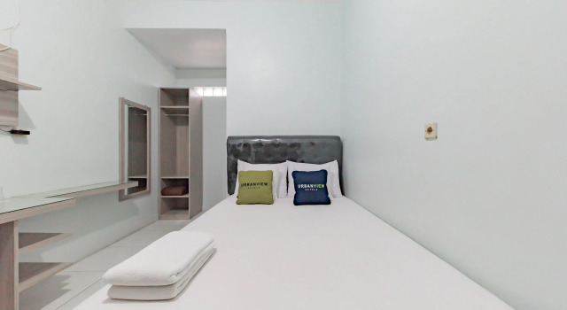 Urbanview Hotel Sunday Cirebon by RedDoorz, Book Hotel North Cirebon West Java