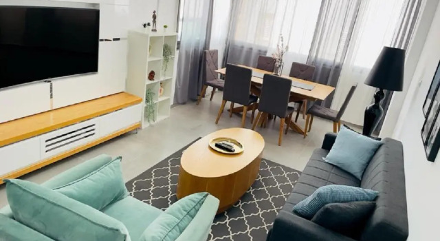 Beautiful apartment on the beach in Bat yam, Prenota Appartamento Bat Yam Tel Aviv Distretto