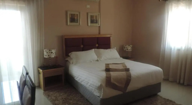 Люкс Business Crown Hotel Juba