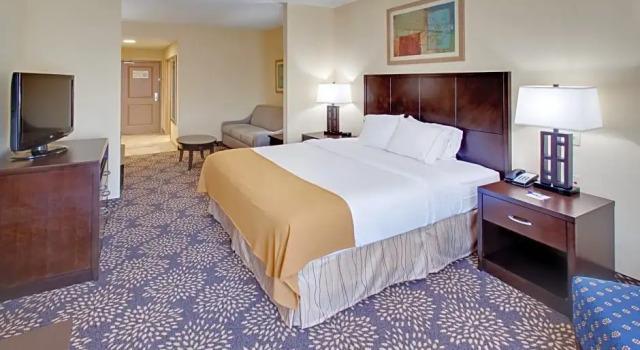 Люкс Holiday Inn Express Hotel & Suites Grand Island by IHG