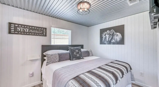 Luxury Casita- 3 mi to Main St W/hot Tub & Firepit
