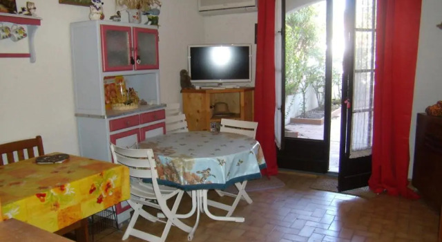 Studio Saintes-Maries-de-la-Mer, 1 pièce, 4 personnes - FR-1-475-51, Забронировать Апартаменты/квартира Отели Сент-Мари-де-ла-Мер с парковкой, рядом с Церковь Сент-Мари-де-ла-Мер, Парковка