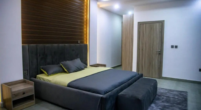 Historia Mews, 4 Bedroom Town House with Pool, Book Hotel Maroko Eti-Osa