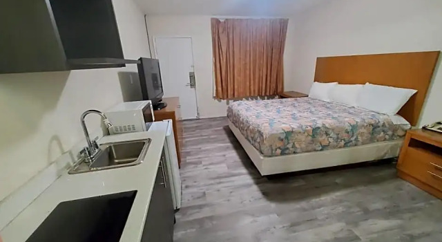 Люкс Downtown Motel