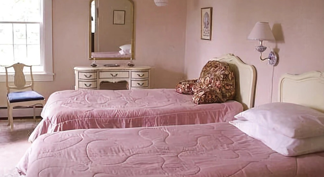 Center Harbor House - Four Bedroom Home, Забронировать Отель Отели Мэна с парковкой, Парковка