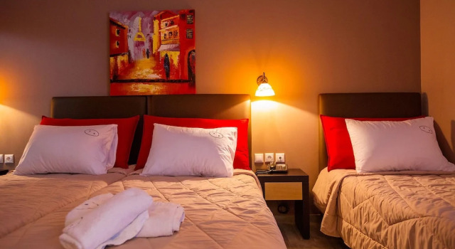 Трёхместный номер Standard с балконом и с видом на город Kyparissia Beach Hotel