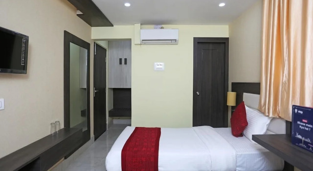 Номер Standard OYO 6709 Hotel L N International