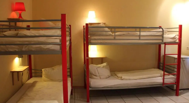 Четырёхместный номер Standard Buch-Ein-Bett Hostel