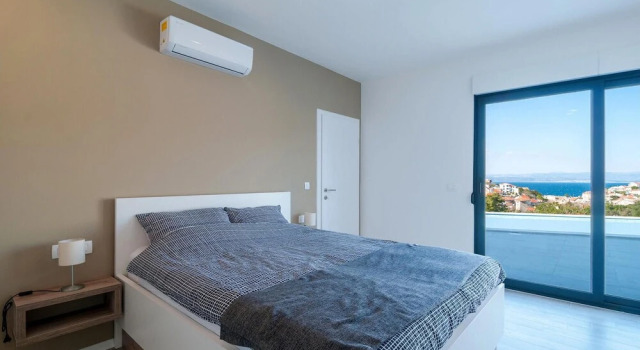 Beautiful Home in Stomorska With 4 Bedrooms, Wifi and Outdoor Swimming Pool