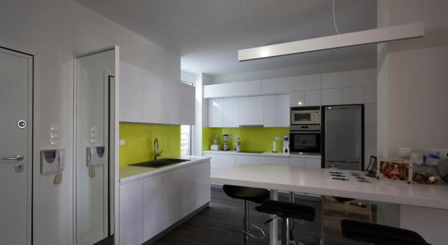 Fully renovated, family-friendly apartment, next to a huge green park, in Athens center
