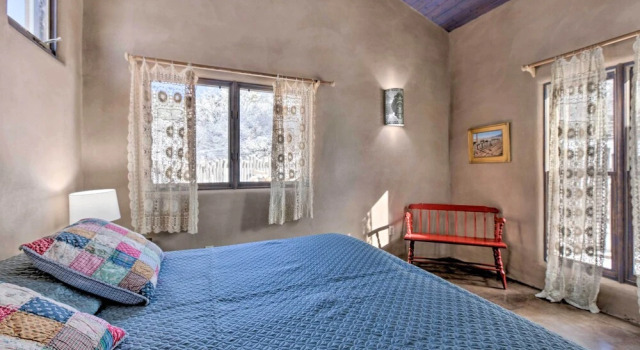 Unique Casita w/ Kiva Fireplace: 11 Mi to Taos Ski