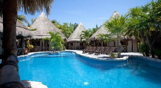 Bungalow mit Balkon und mit Poolblick Holbox by Xaloc