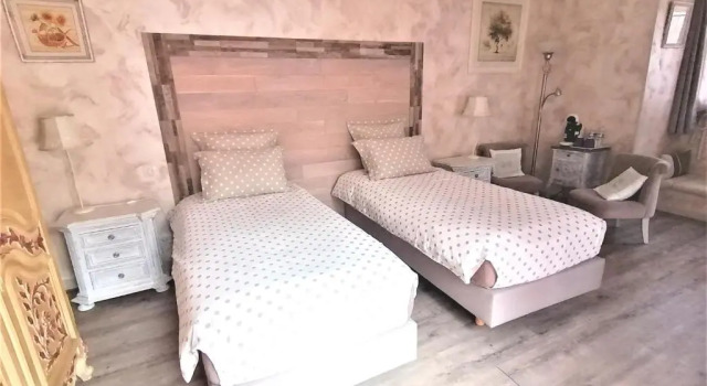 Номер Superior HôtesAntic Provence