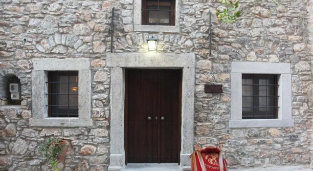Stoes Traditional Suites, Забронировать Отель Места 